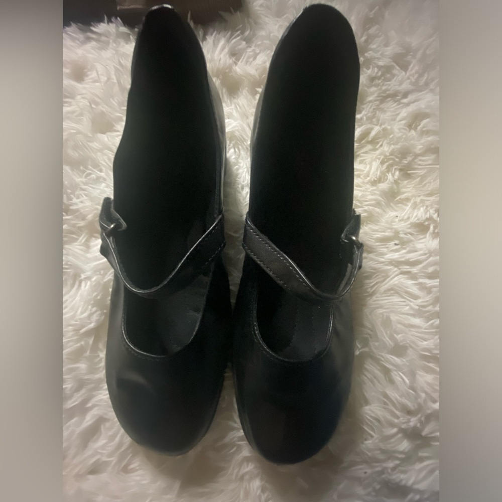 2/$20 Clark’s Mary Janes Size 9.5